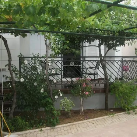 In With Terrace, Air Conditioning, Wi-fi, Washing Machine * ツリクヴェニツァ