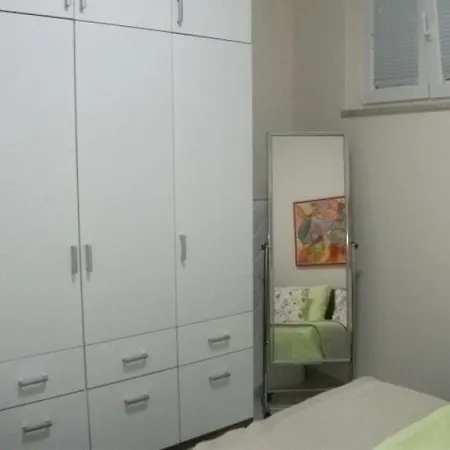 In With Terrace, Air Conditioning, Wi-fi, Washing Machine