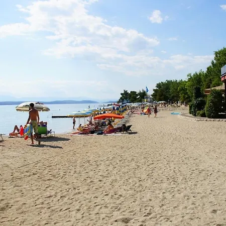 In With Terrace, Air Conditioning, Wi-fi, Washing Machine Apartman *